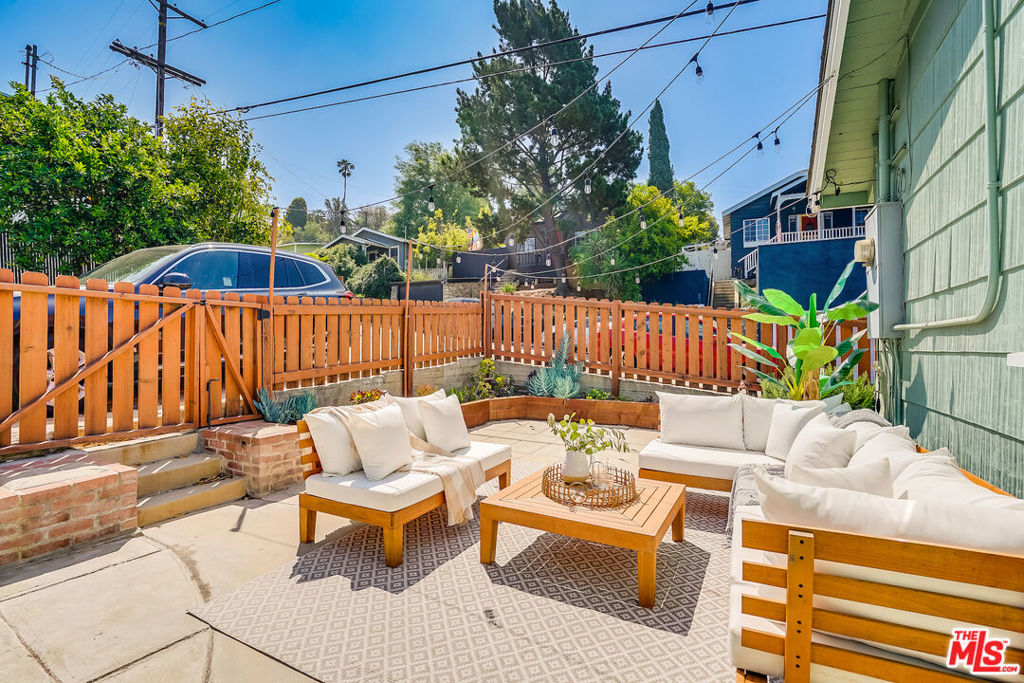 6201 Springvale Drive