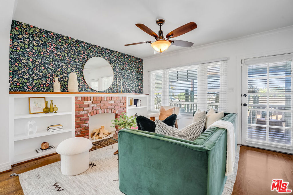 6201 Springvale Drive