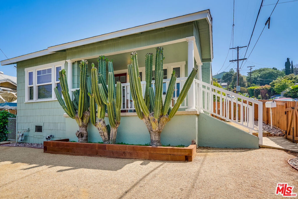 6201 Springvale Drive