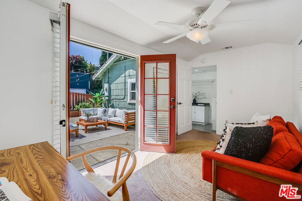 6201 Springvale Drive