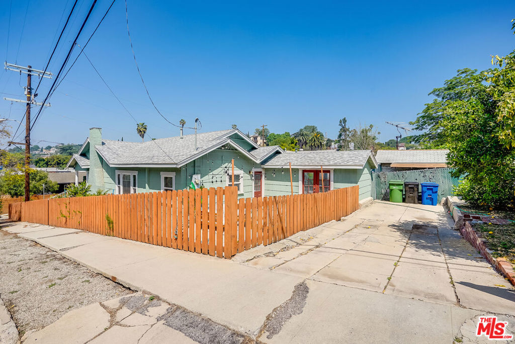 6201 Springvale Drive