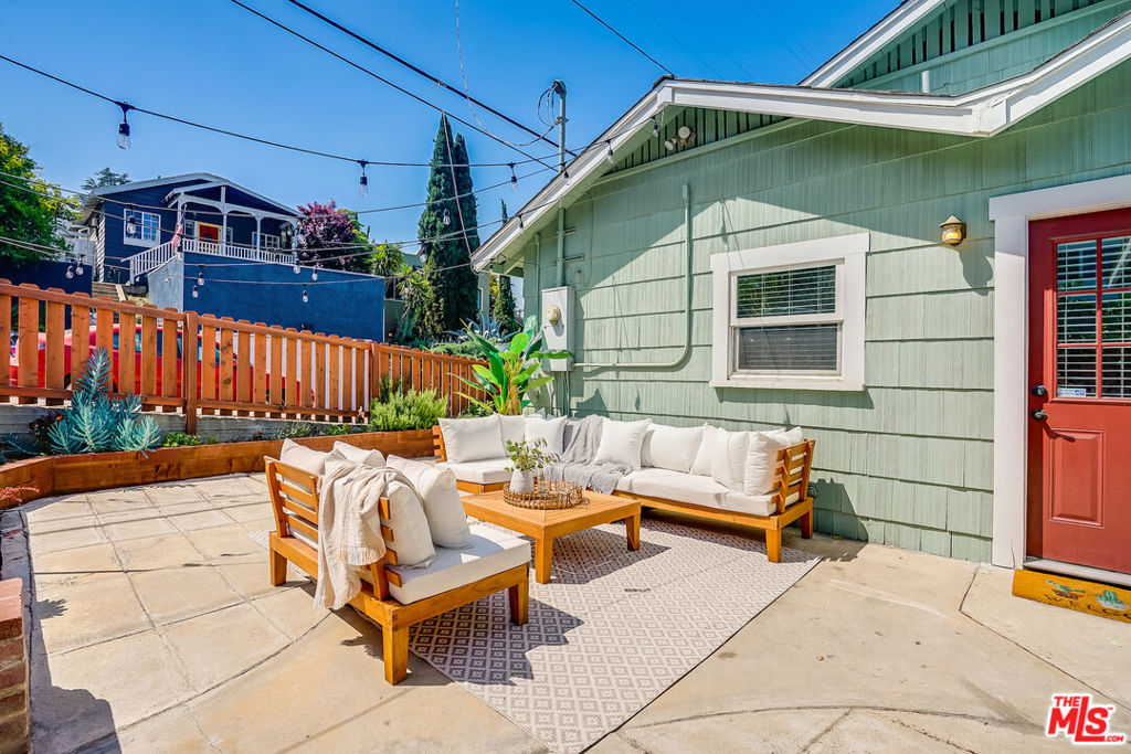 6201 Springvale Drive