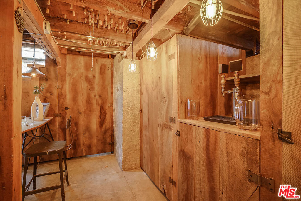 6201 Springvale Drive