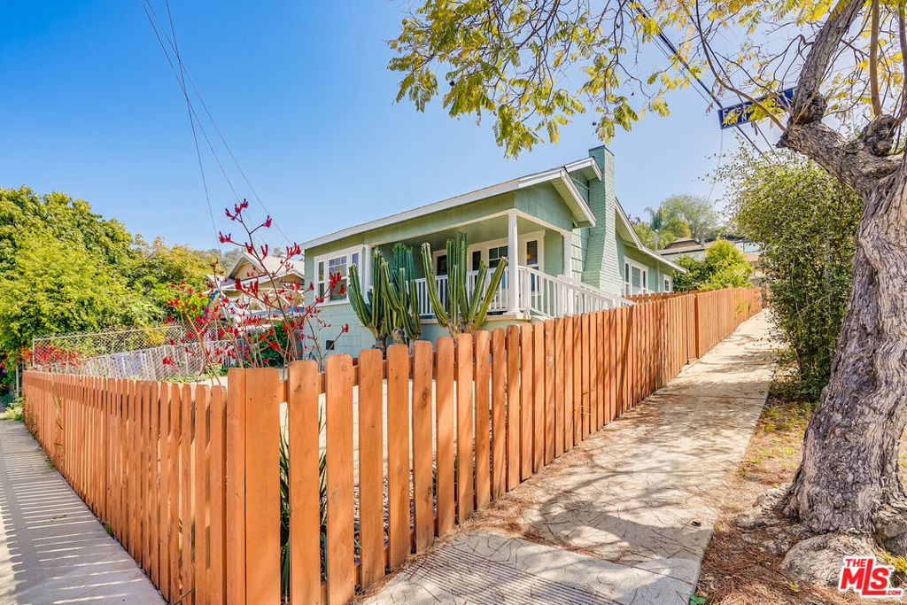 6201 Springvale Drive