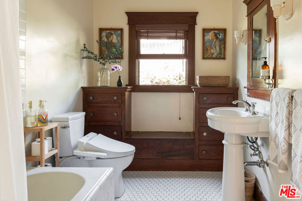 135 N San Marino Avenue