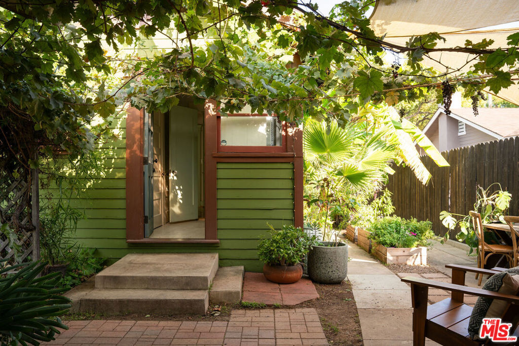 135 N San Marino Avenue