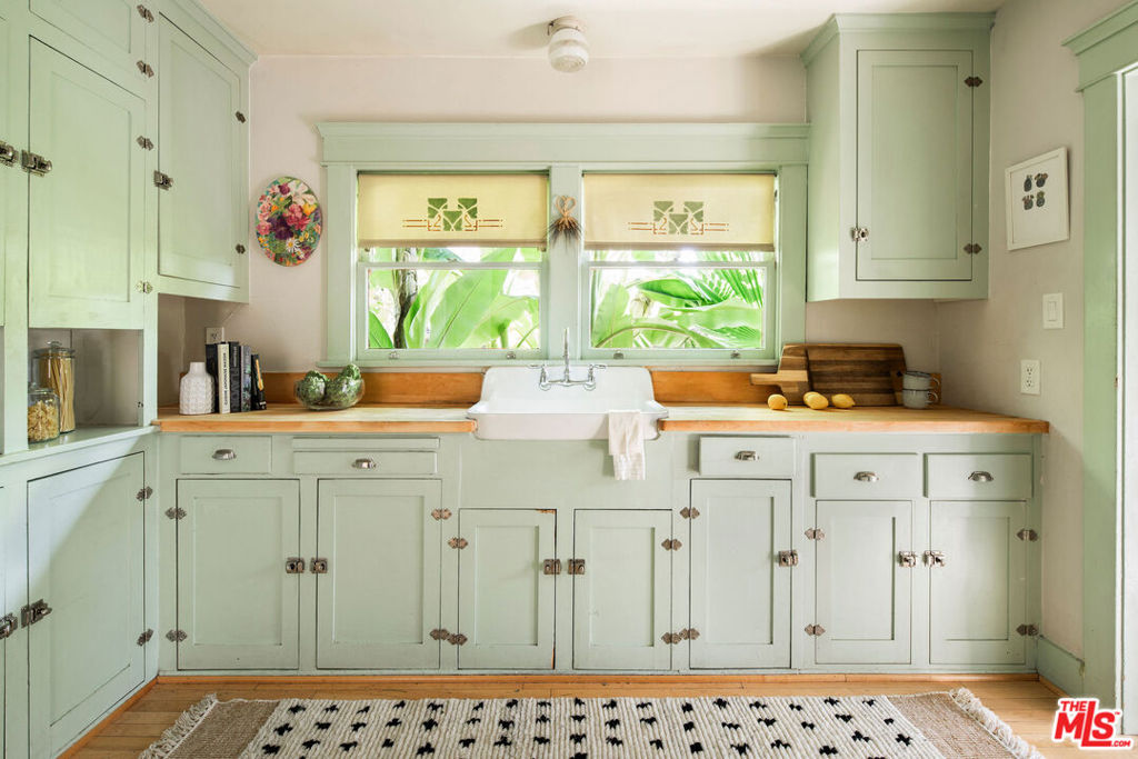 135 N San Marino Avenue