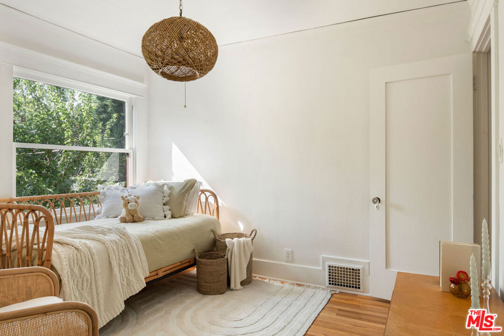 135 N San Marino Avenue