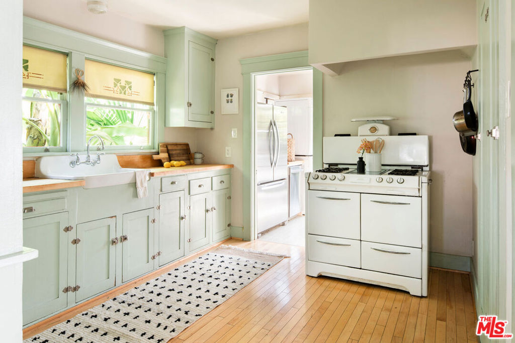 135 N San Marino Avenue