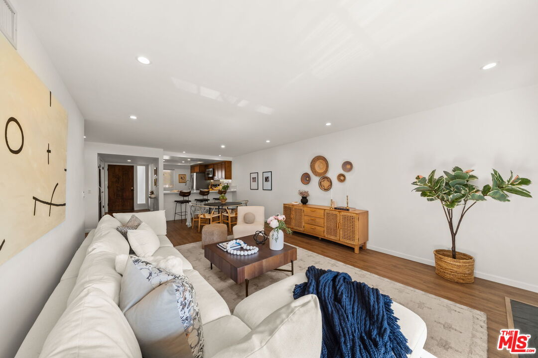 4835 E Anaheim St Unit: 205