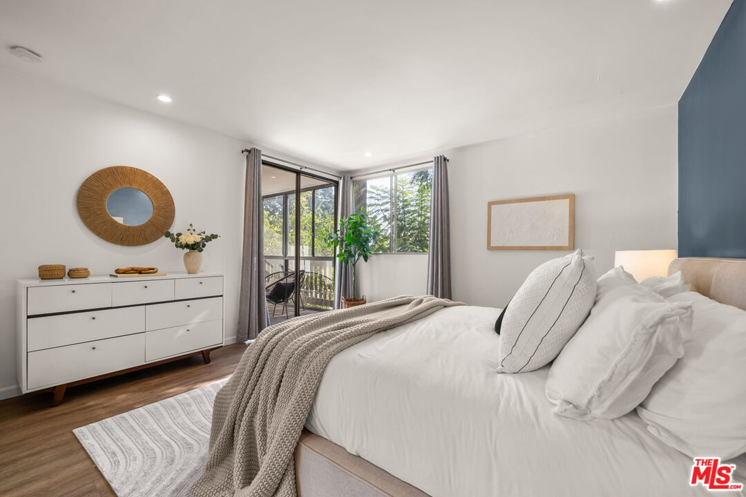 4835 E Anaheim St Unit: 205
