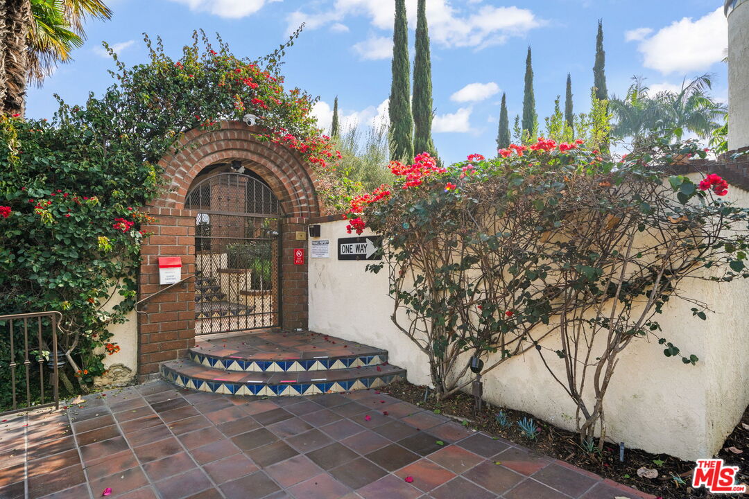 4835 E Anaheim St Unit: 205