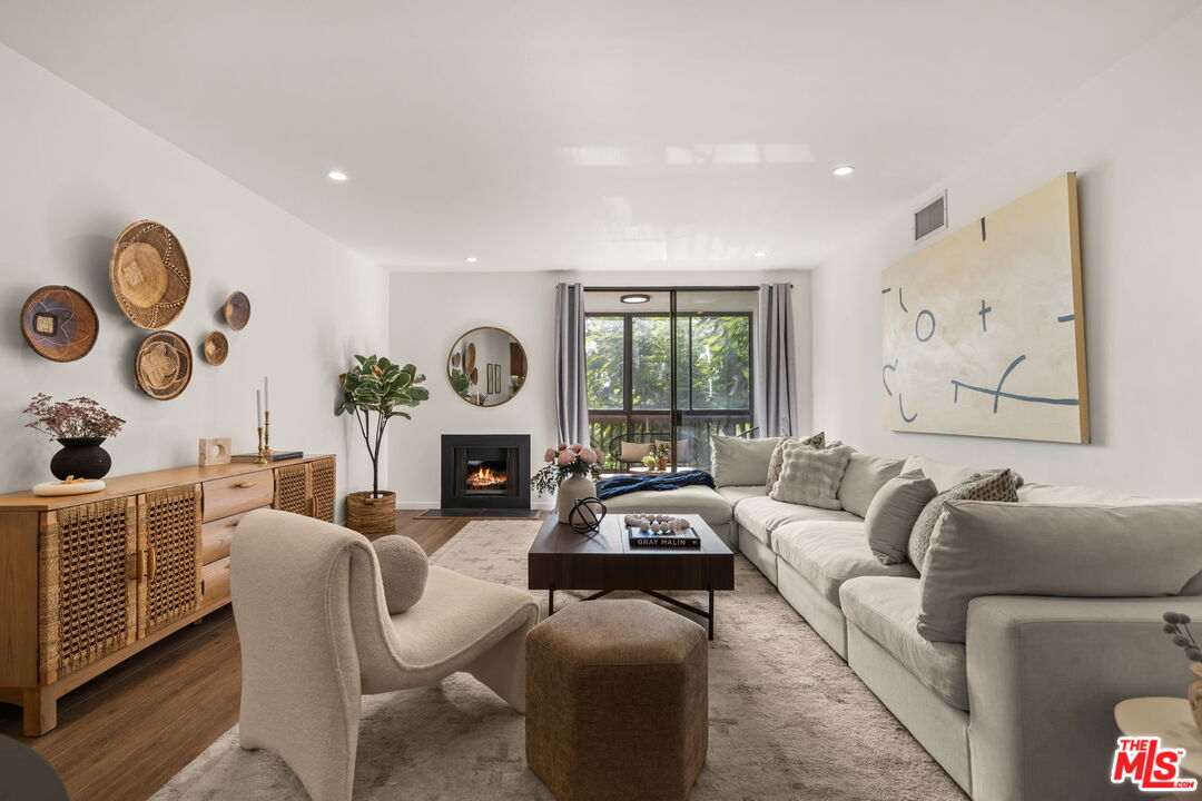 4835 E Anaheim St Unit: 205