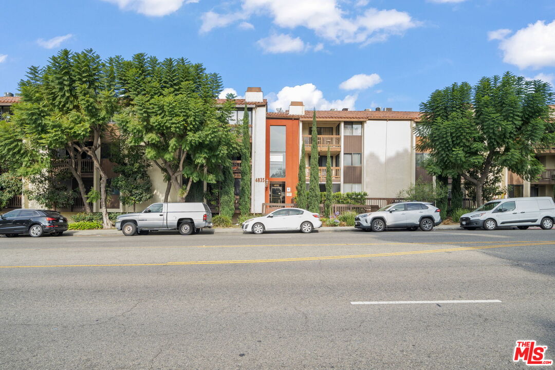 4835 E Anaheim St Unit: 205