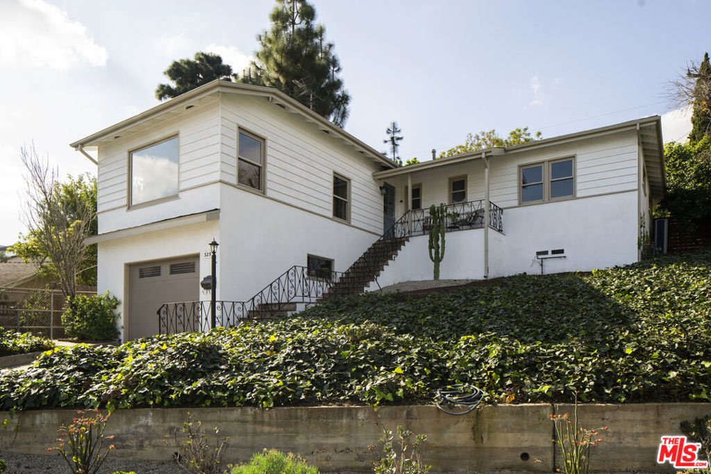 3297 Granville Avenue