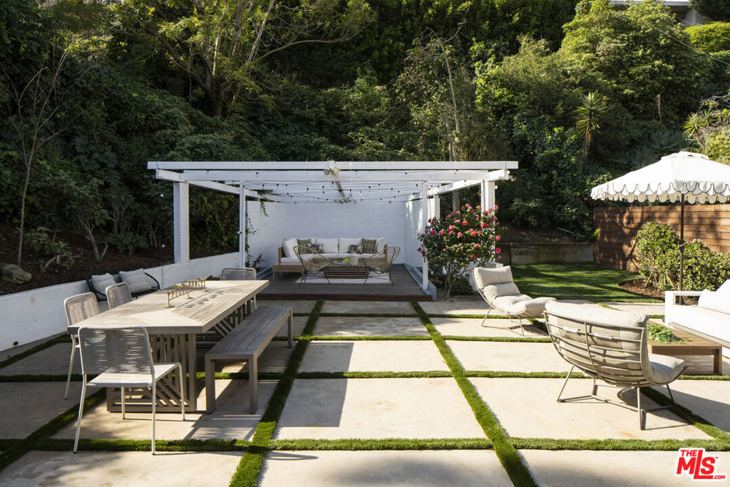 3297 Granville Avenue