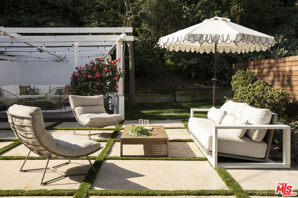 3297 Granville Avenue