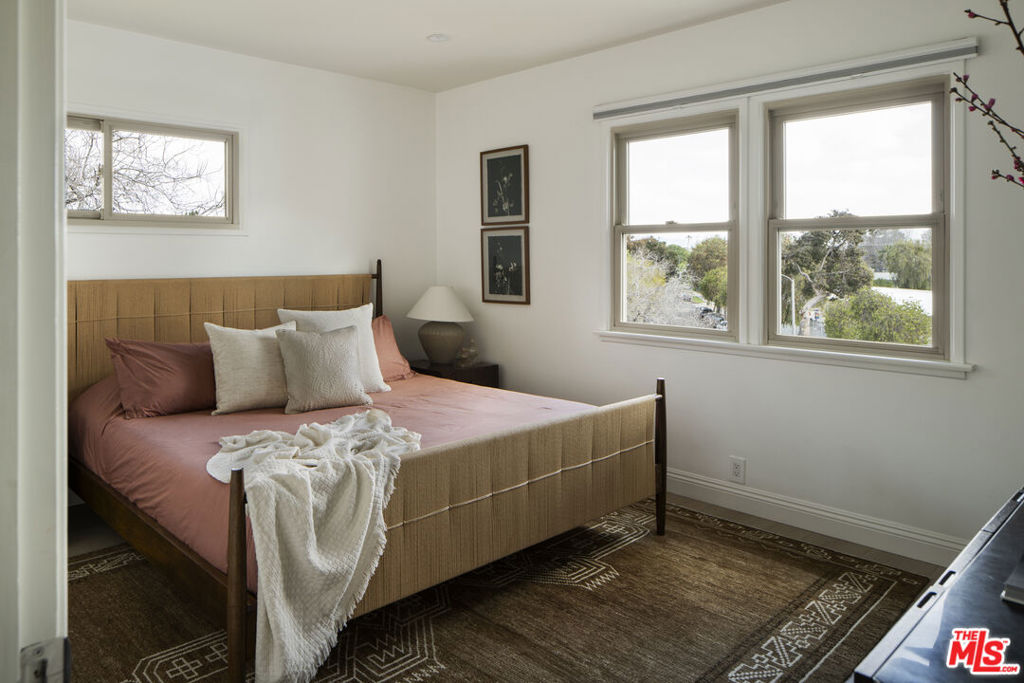 3297 Granville Avenue