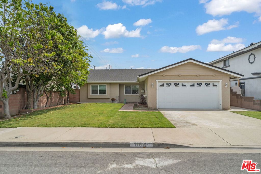 17512 Balfern Avenue