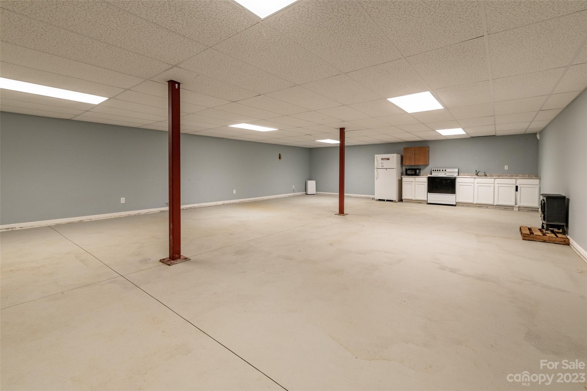 740 Renshaw Ford Road