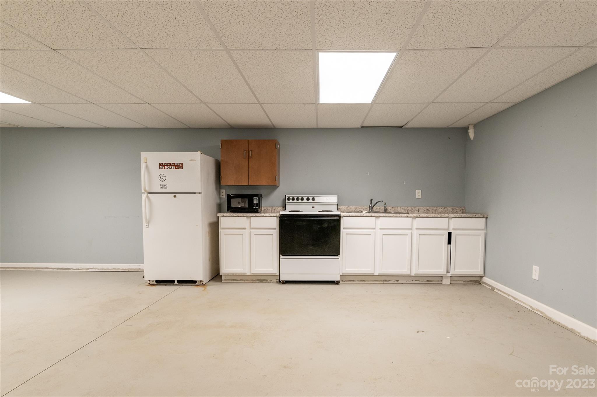 740 Renshaw Ford Road