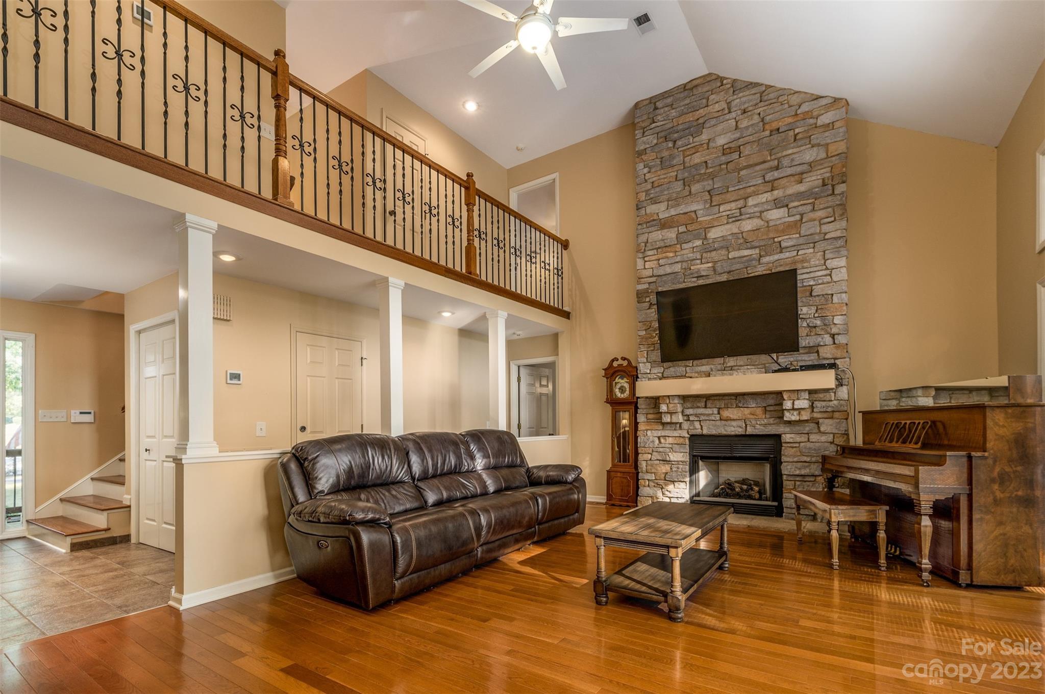 4871 Woodwinds Drive