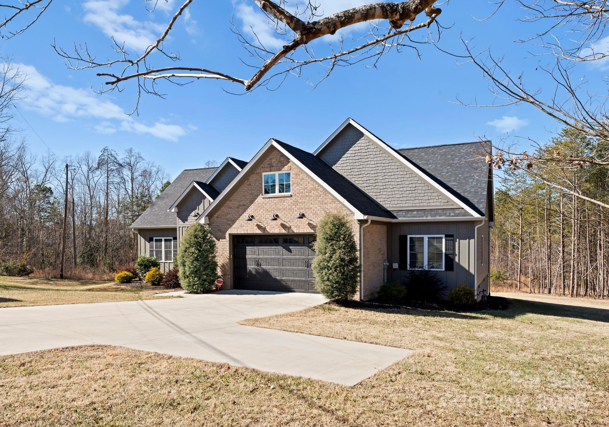 279 20th Avenue Drive NW