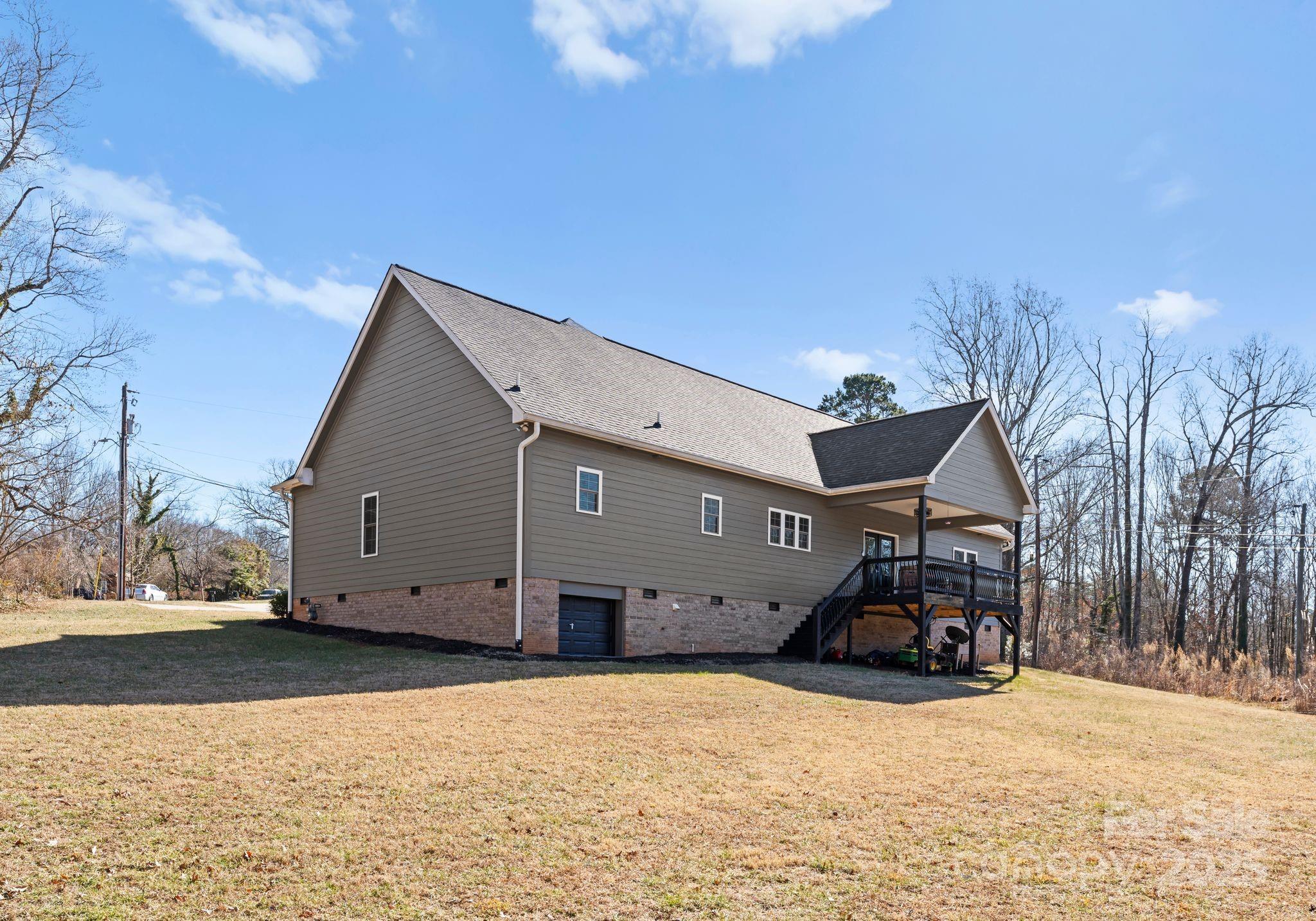 279 20th Avenue Drive NW