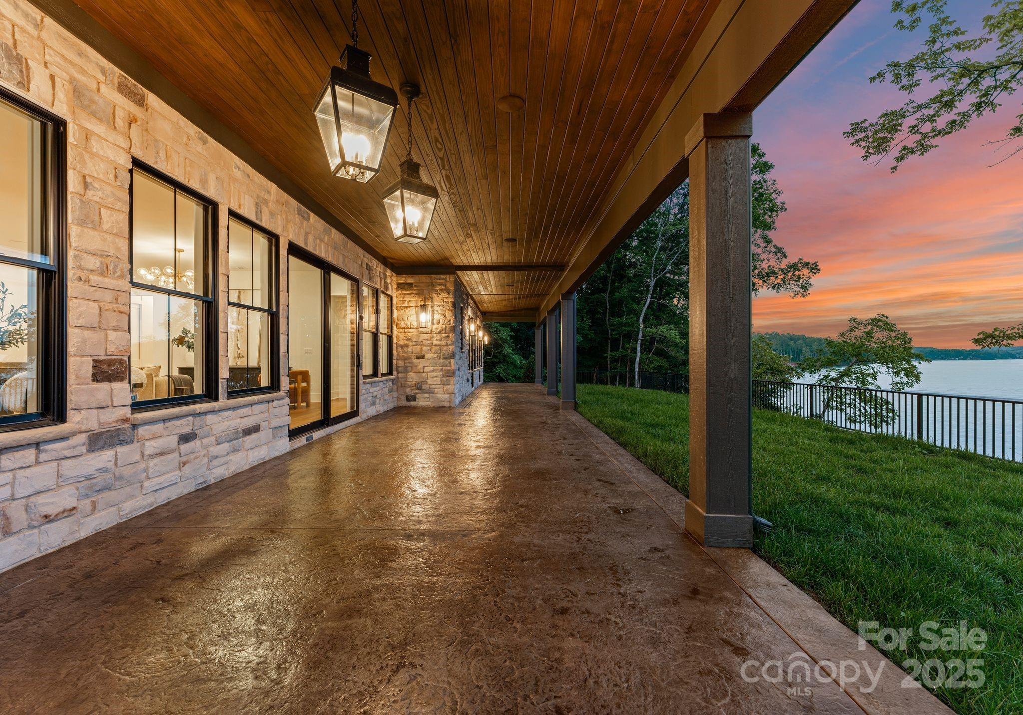 8066 Edgewater Drive Unit: 103