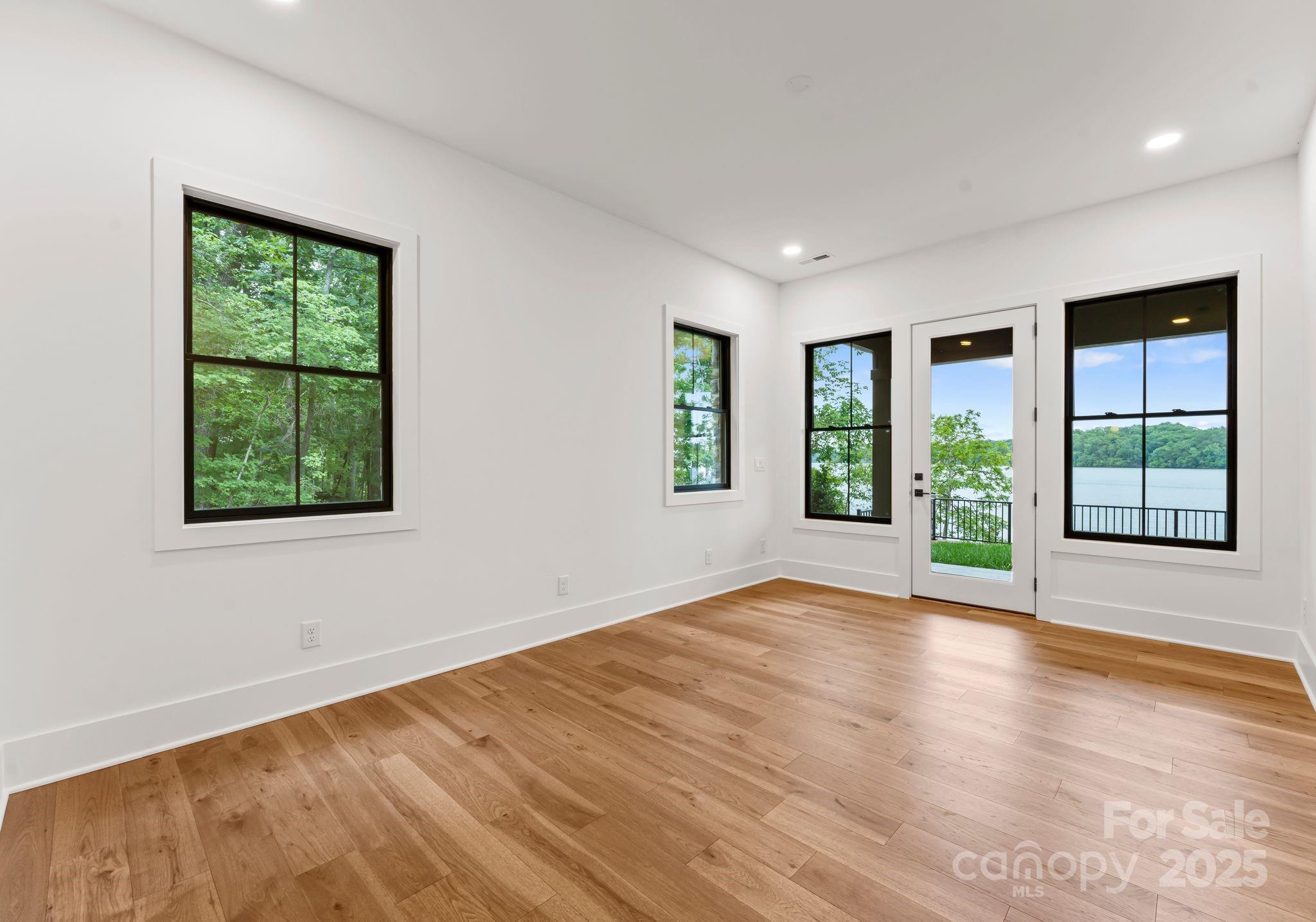 8066 Edgewater Drive Unit: 103