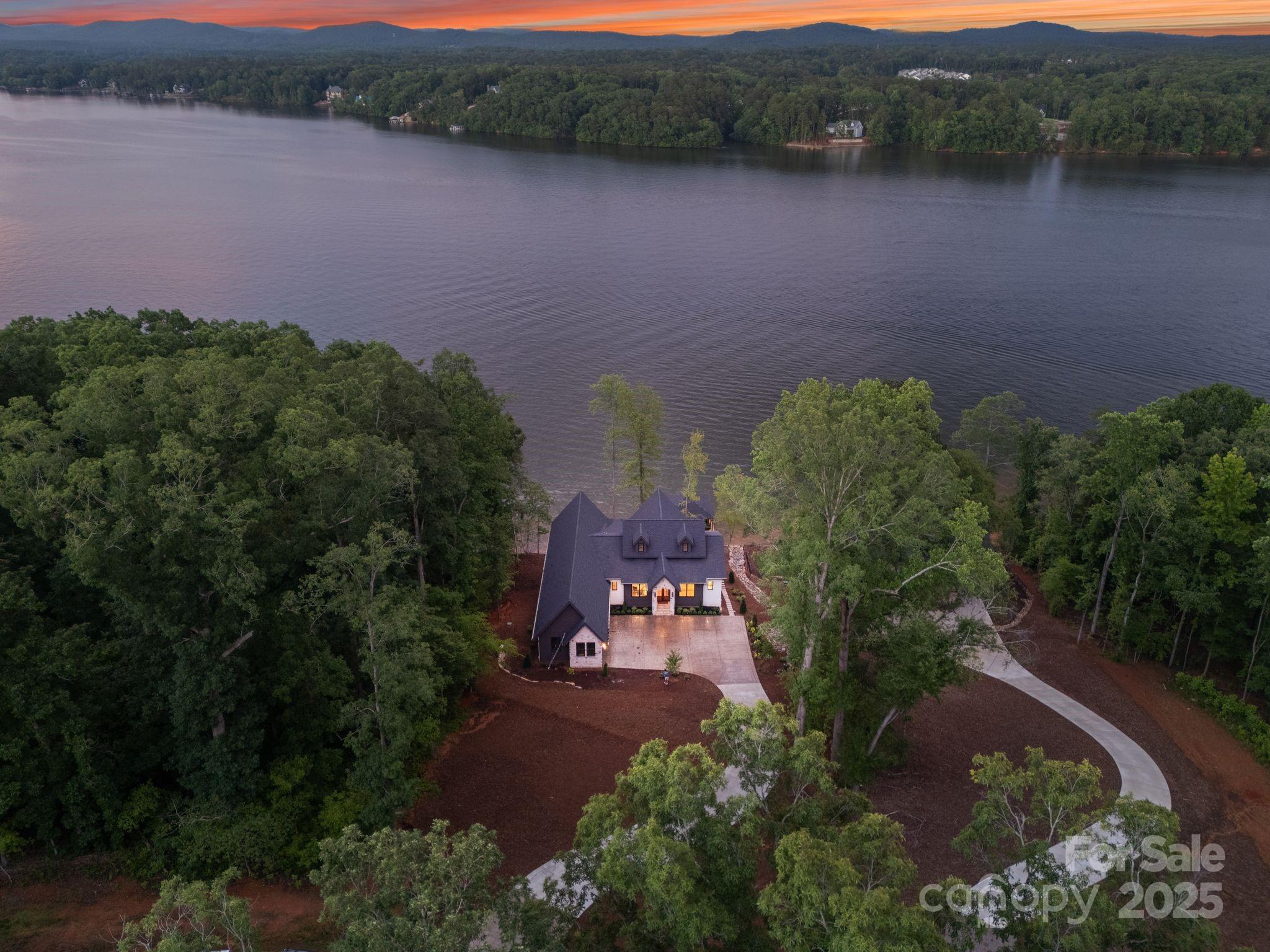 8066 Edgewater Drive Unit: 103