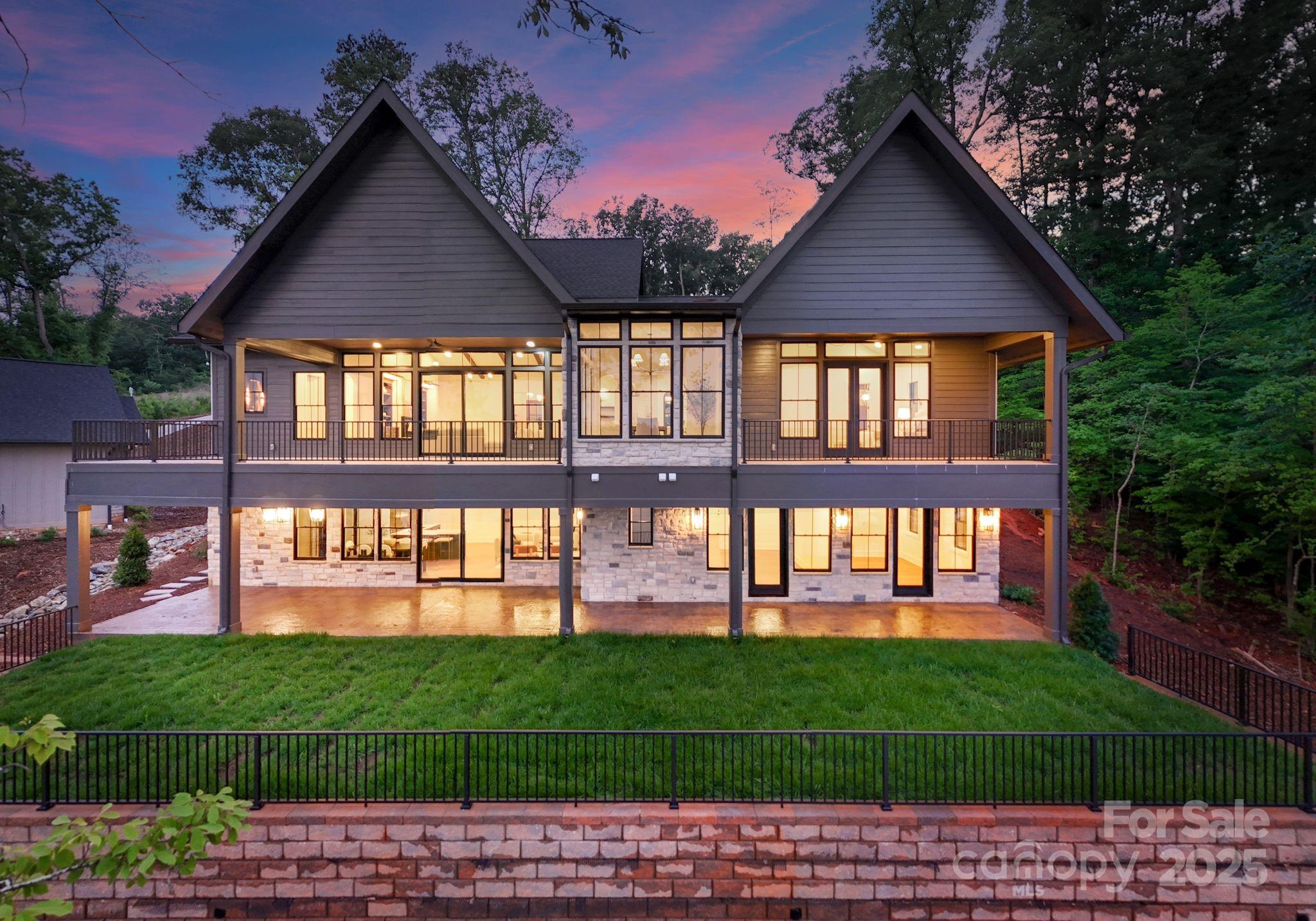 8066 Edgewater Drive Unit: 103