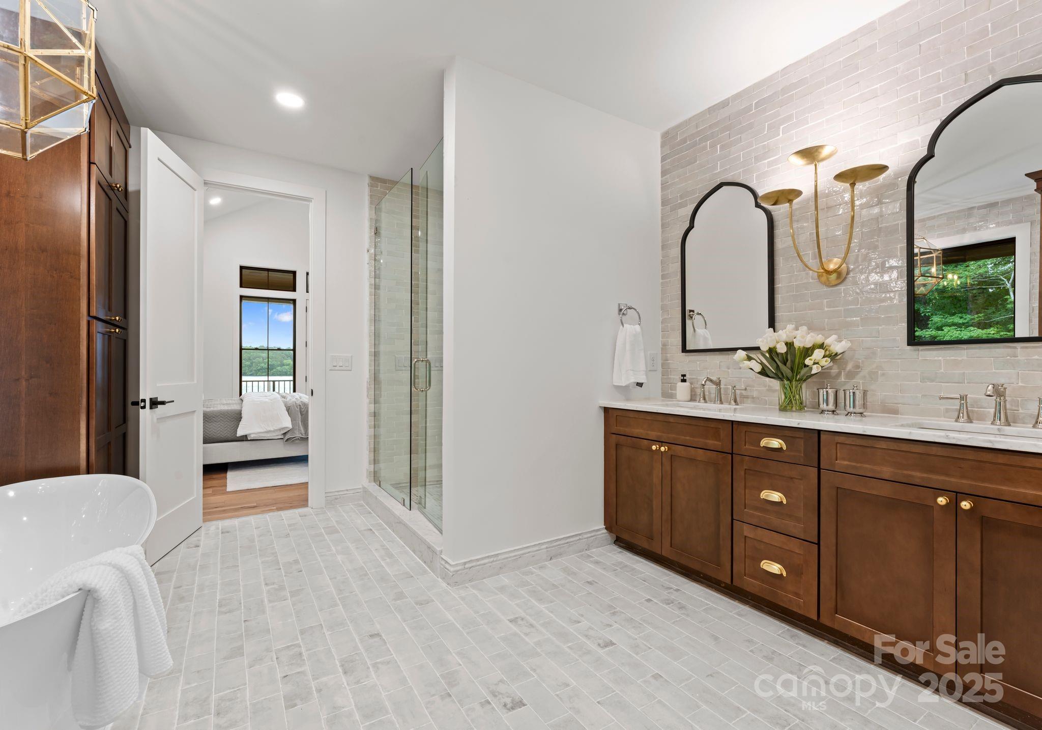 8066 Edgewater Drive Unit: 103