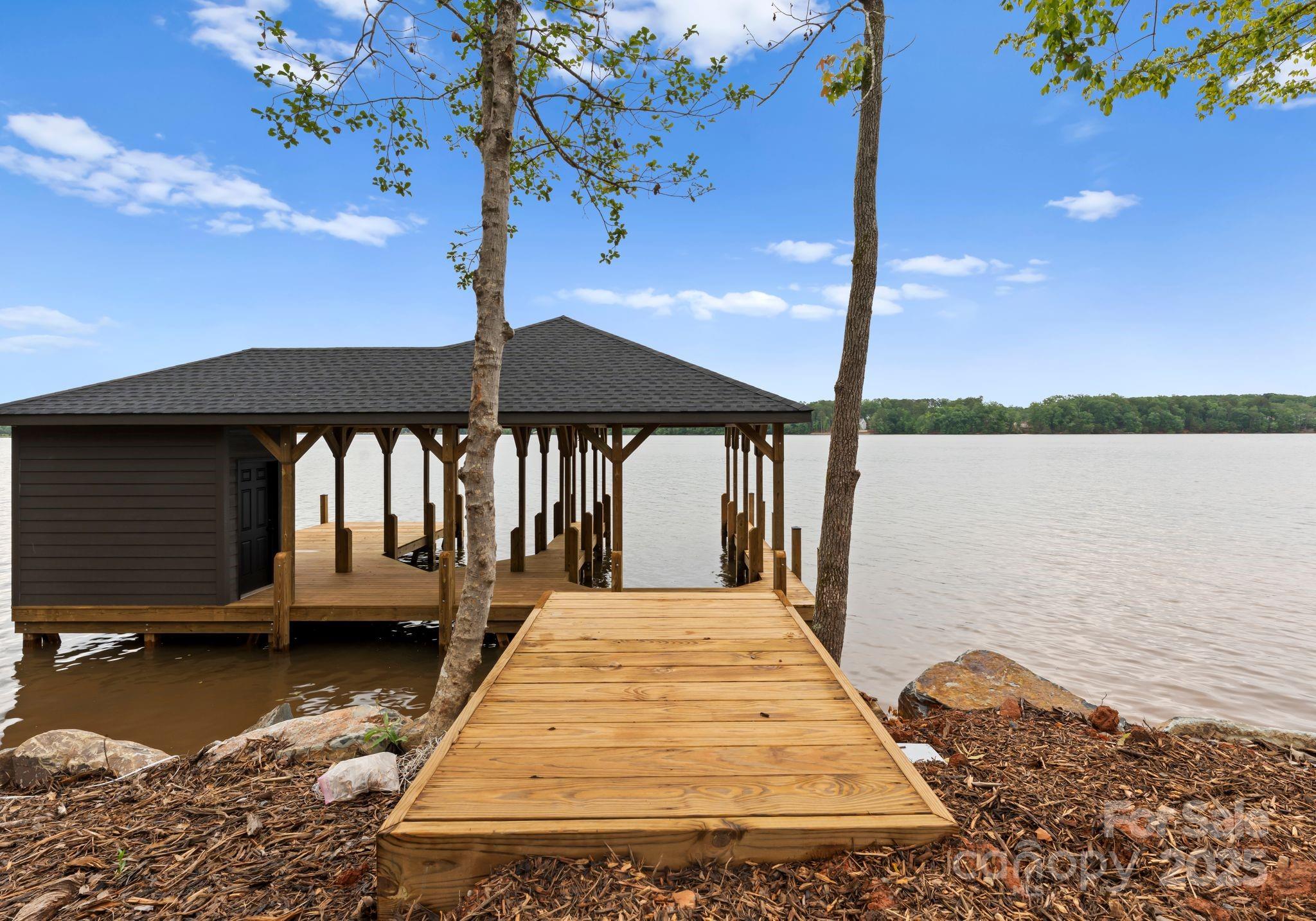 8066 Edgewater Drive Unit: 103