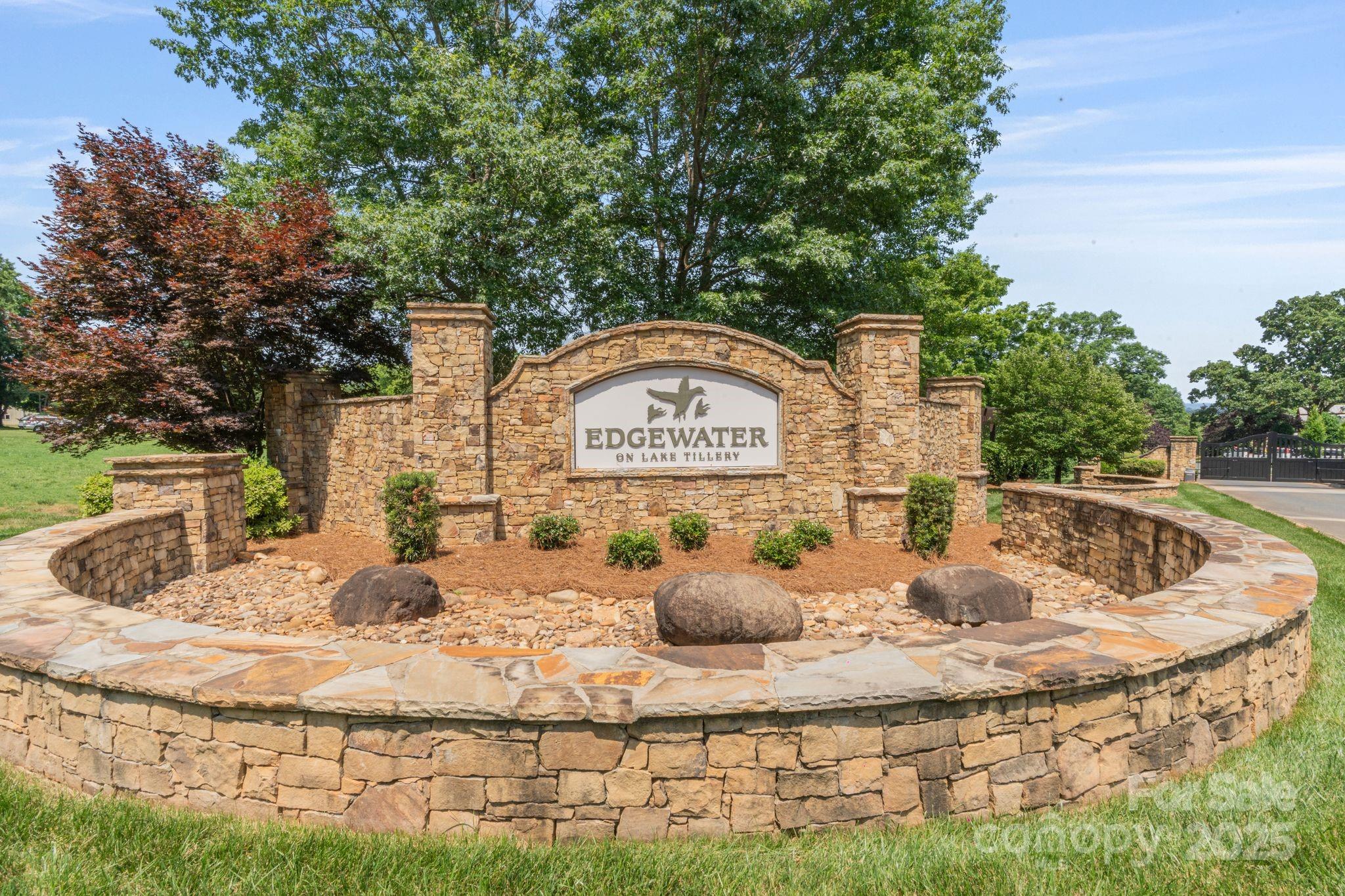8066 Edgewater Drive Unit: 103