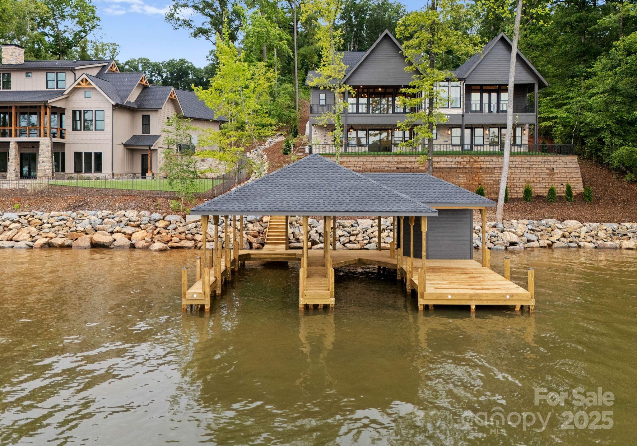 8066 Edgewater Drive Unit: 103