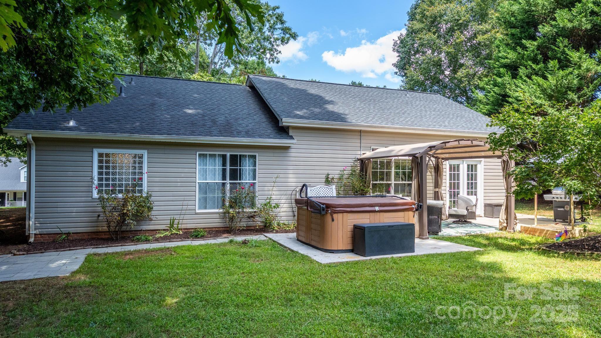 115 Springlake Drive
