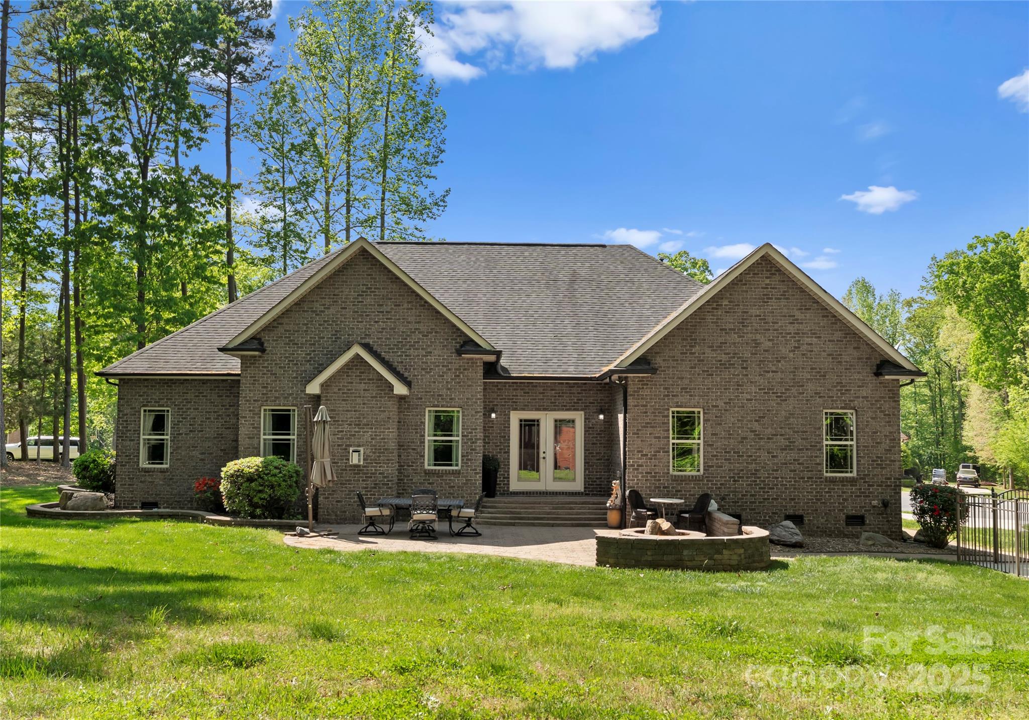 860 Arrow Point Lane
