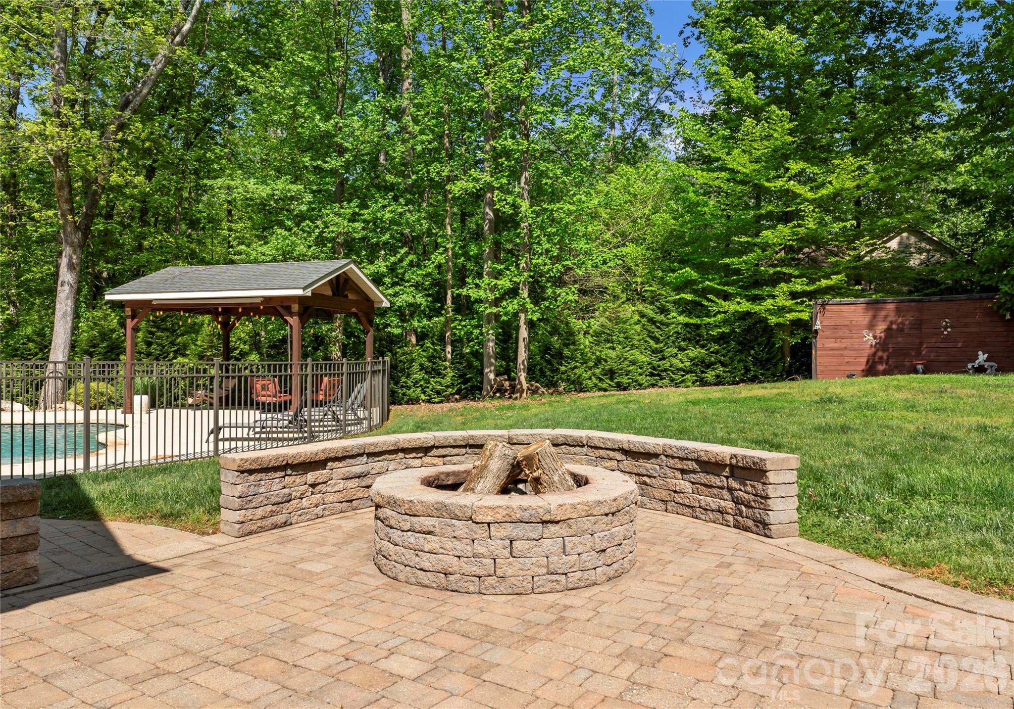 860 Arrow Point Lane