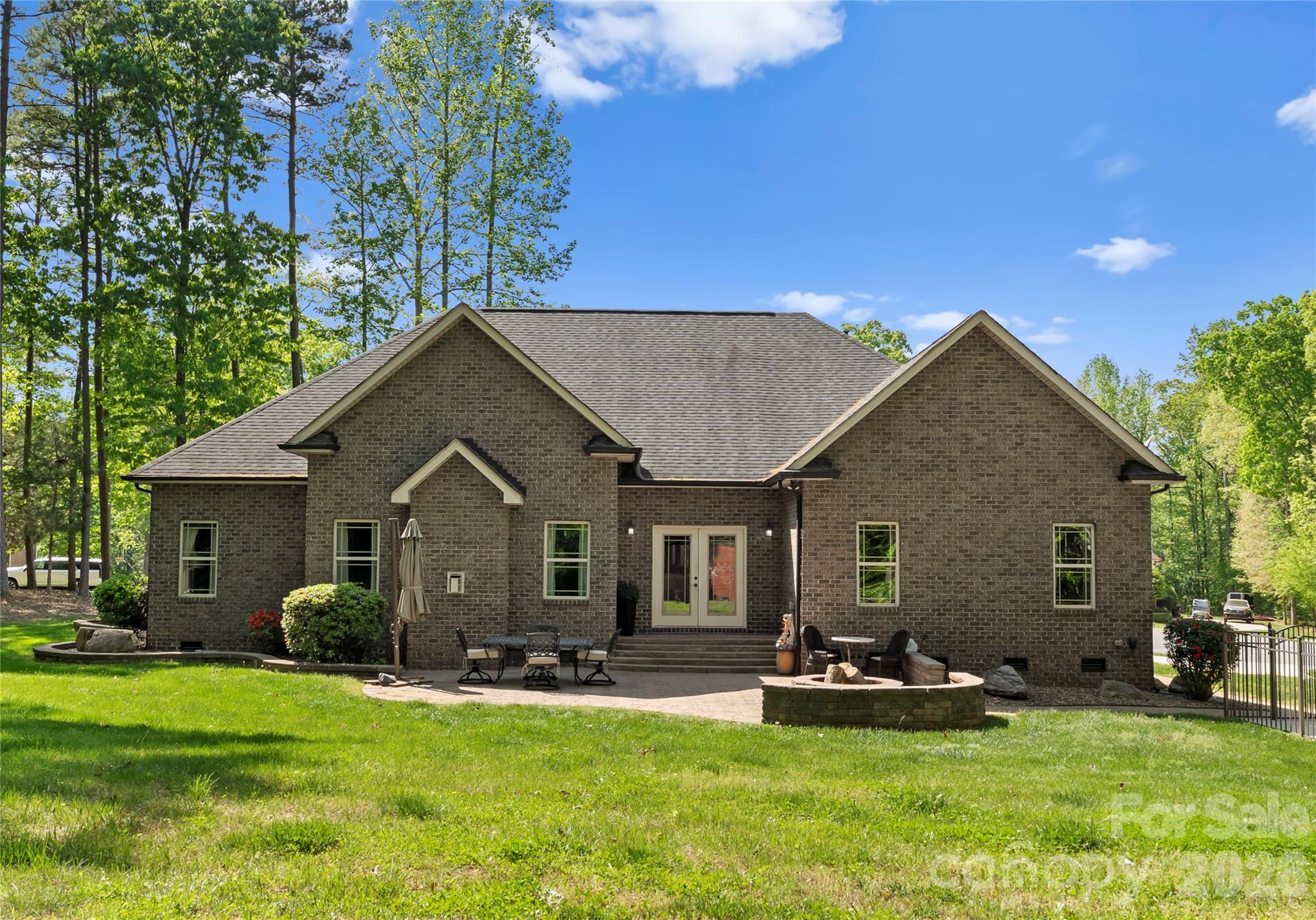 860 Arrow Point Lane