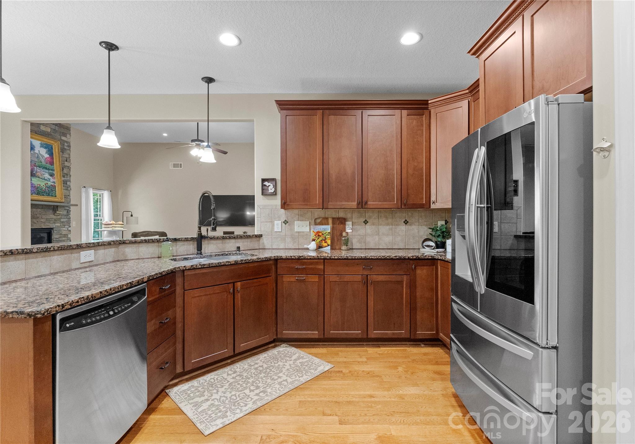 860 Arrow Point Lane