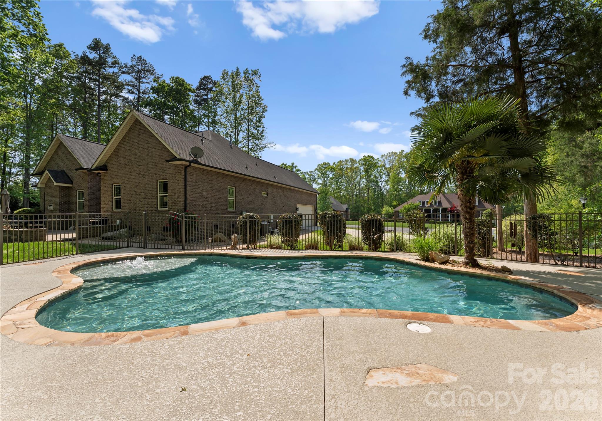 860 Arrow Point Lane