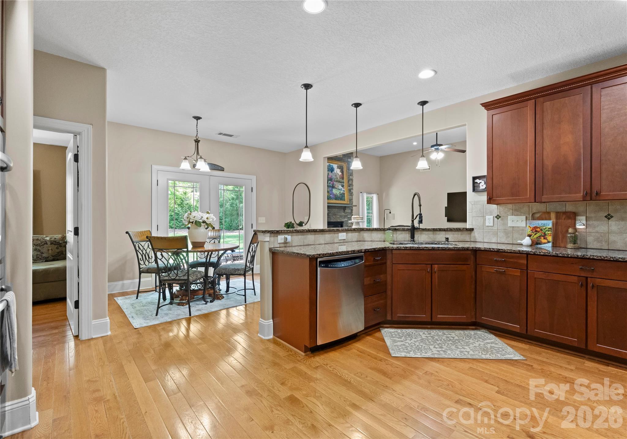 860 Arrow Point Lane