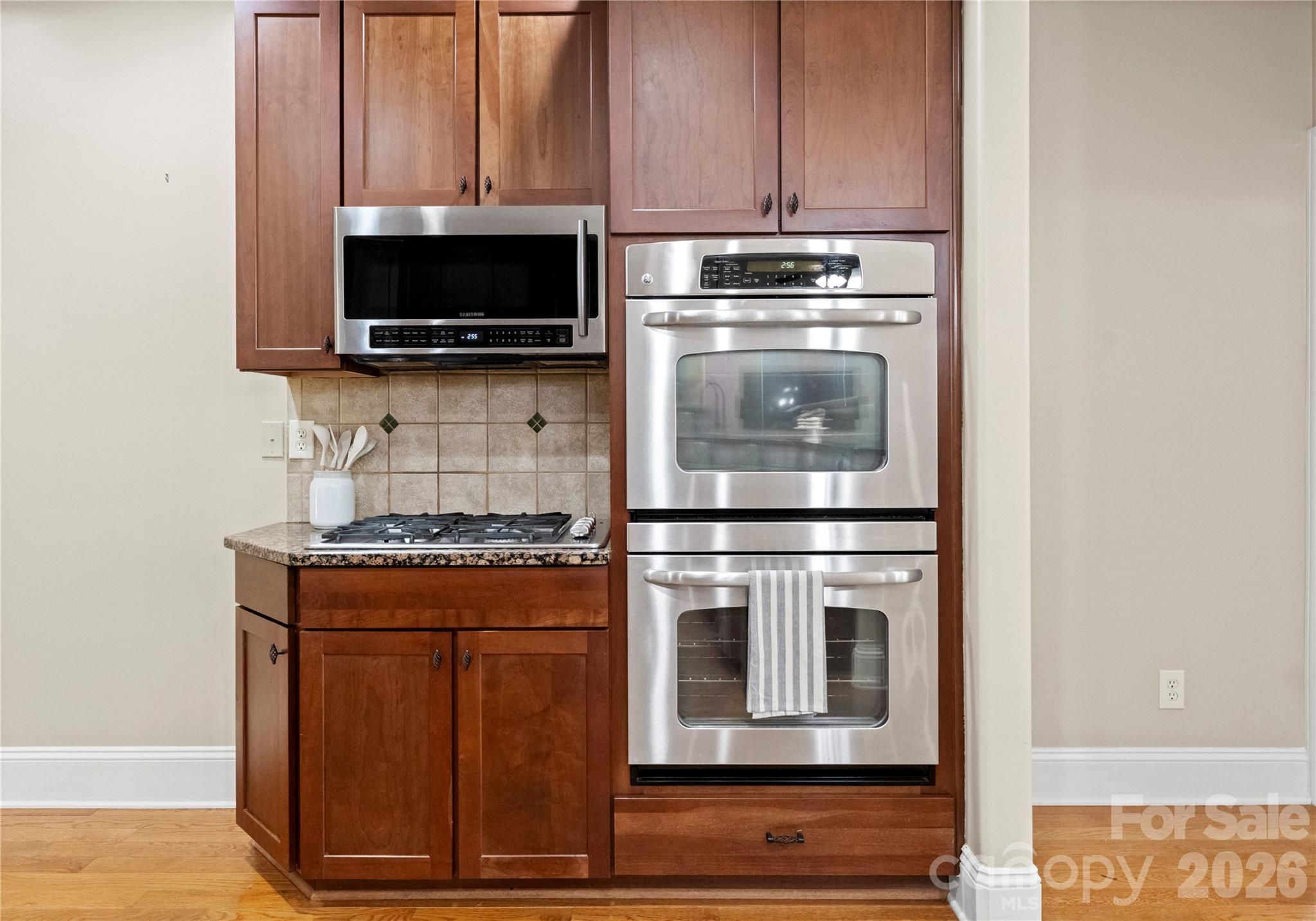 860 Arrow Point Lane