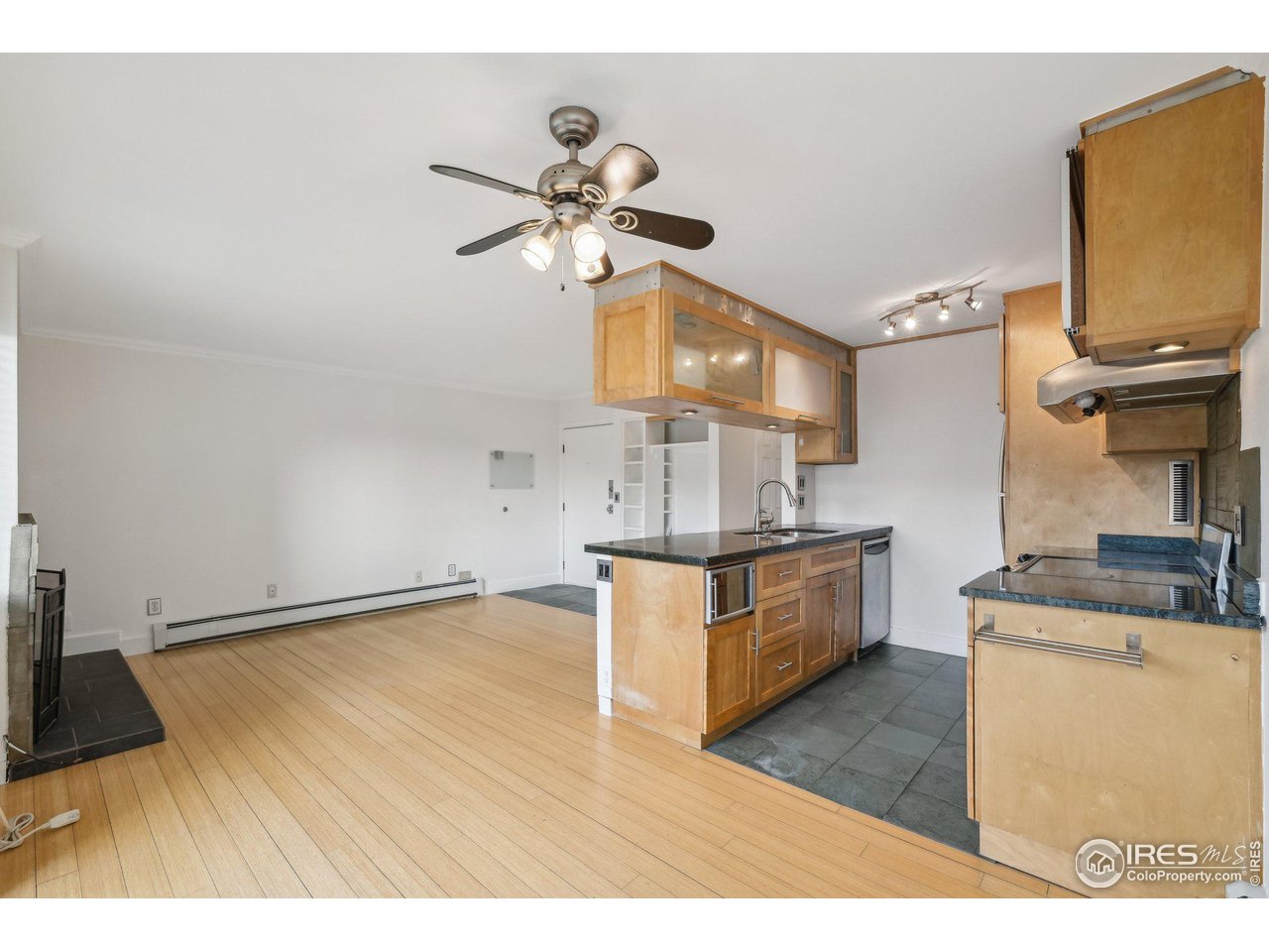 3050 Corona Trl 305-M