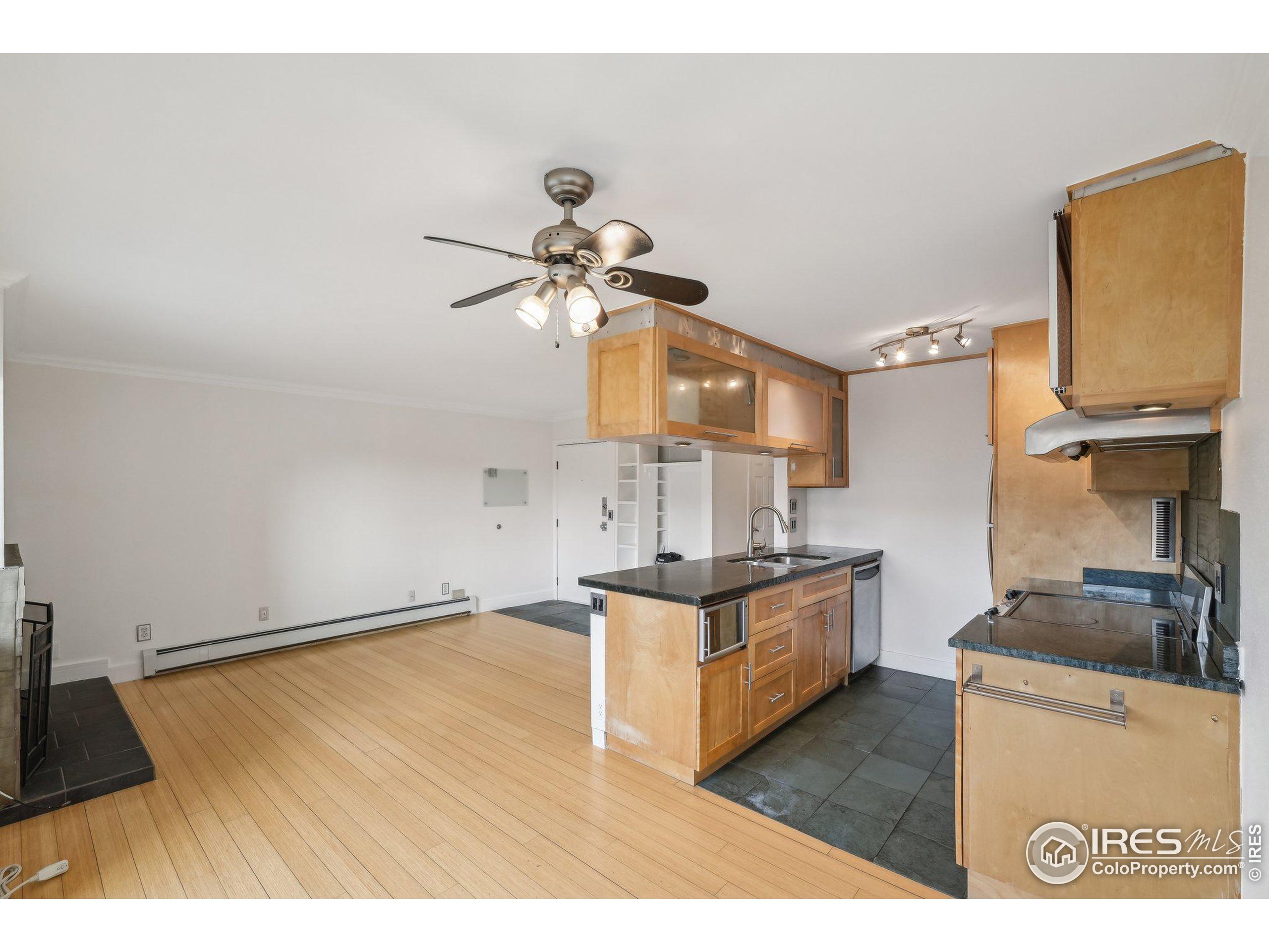 3050 Corona Trl 305-M