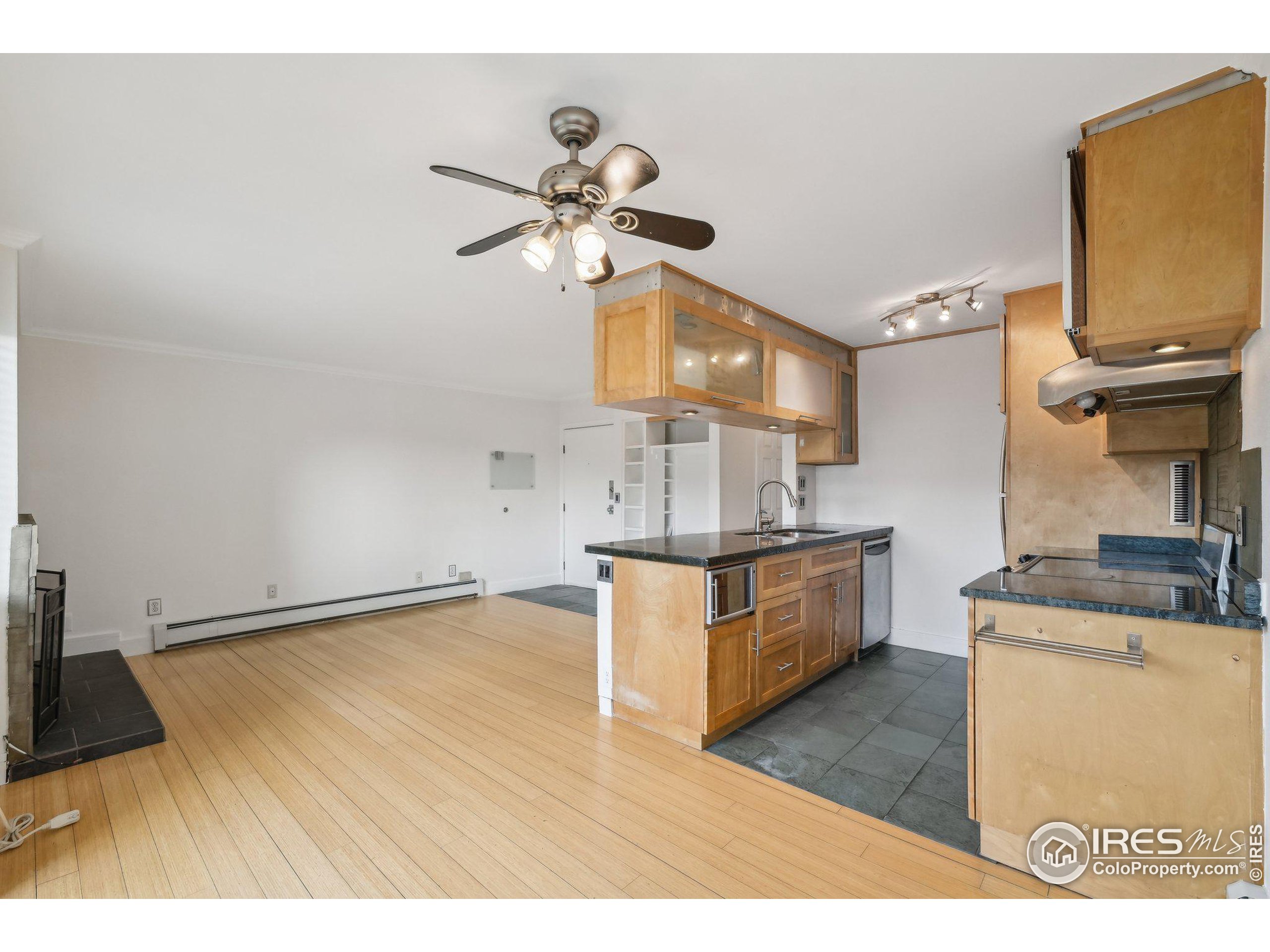 3050 Corona Trl 305-M