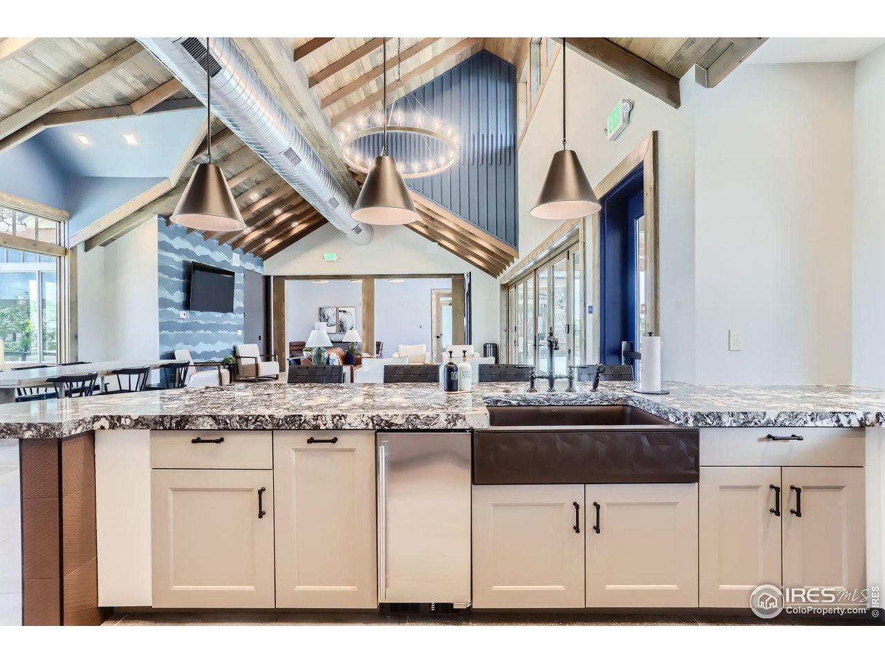 2759 Bear Springs Cir