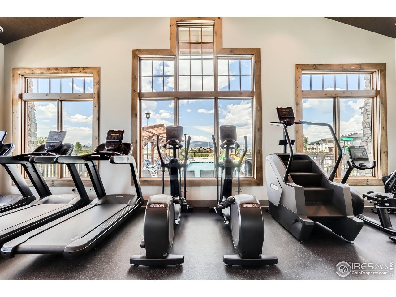 2759 Bear Springs Cir