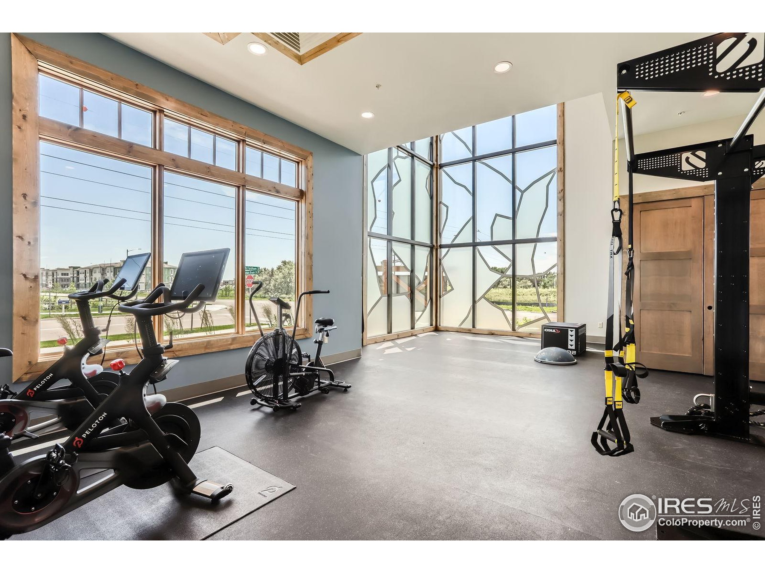 2759 Bear Springs Cir